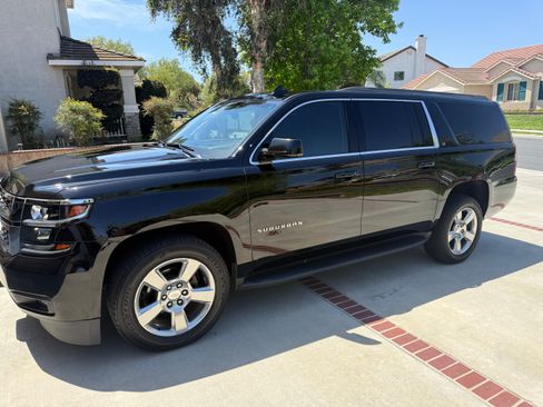 Used 2018 Chevrolet Suburban LT AWD/4WD image 1