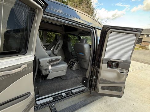 Used 2019 GMC Savana 2500 image 26