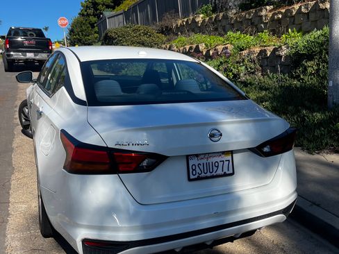 Used 2019 Nissan Altima 2.5 S image 1