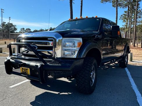 Used 2016 Ford F250 Lariat w/ Lariat Interior Package image 11