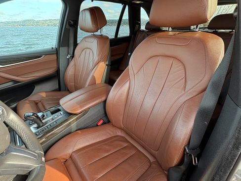 Used 2015 BMW X5 xDrive50i image 9