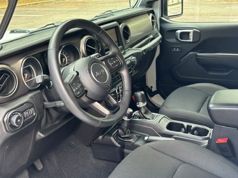 Used 2019 Jeep Wrangler Unlimited Sport S AWD/4WD image 6
