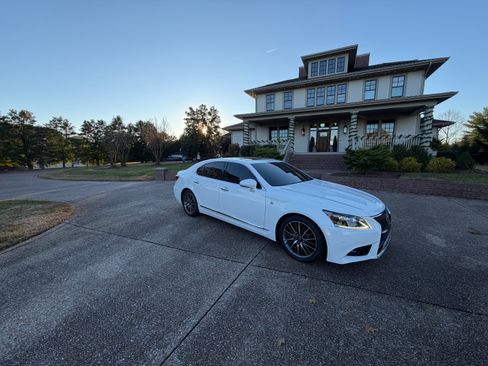 Used 2013 Lexus LS 460 image 9