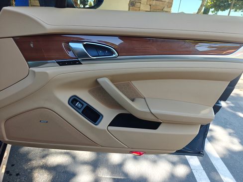Used 2014 Porsche Panamera S image 11