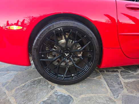 Used 2003 Chevrolet Corvette Convertible 2D w/ Preferred Equipment Group1 image 17