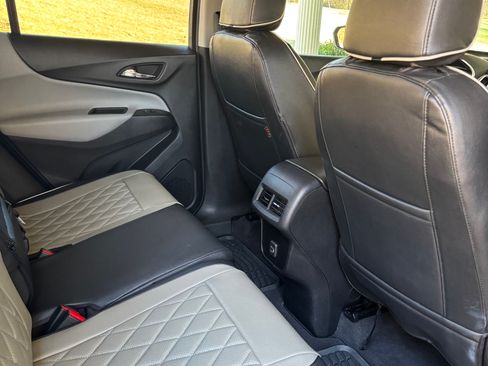 Used 2020 Chevrolet Equinox LS w/ LS Convenience Package image 10