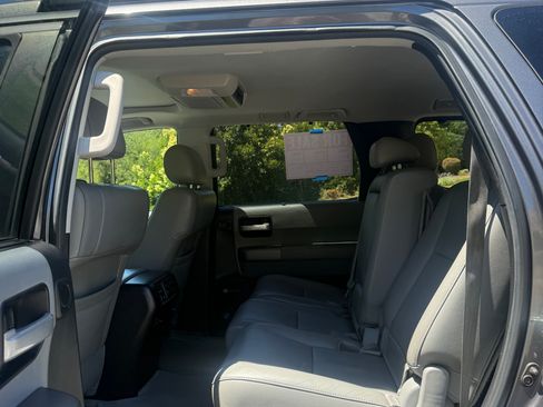 Used 2011 Toyota Sequoia Limited AWD/4WD image 8