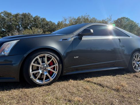 Used 2014 Cadillac CTS V image 1