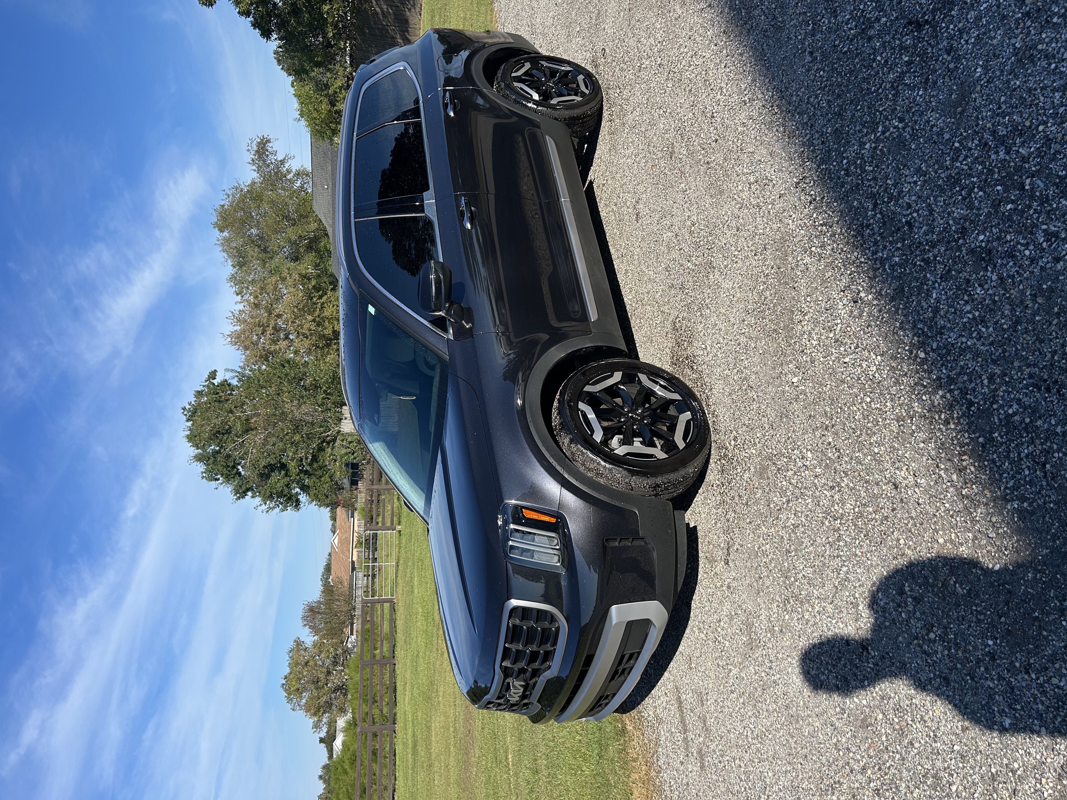 Used 2025 Kia Telluride S FWD image 2