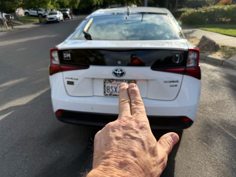 Used 2021 Toyota Prius XLE image 9