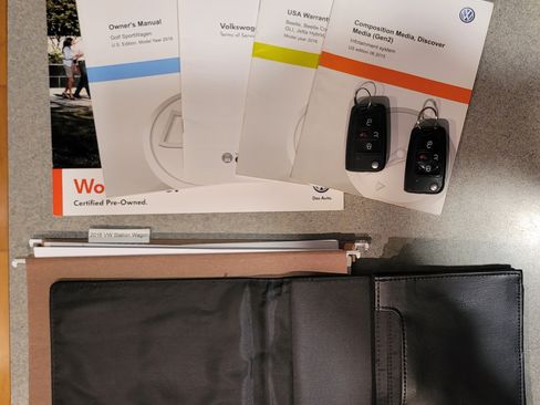 Used 2016 Volkswagen Golf S image 17