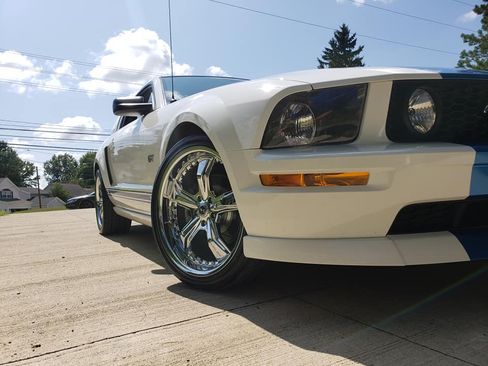 Used 2006 Ford Mustang GT image 2