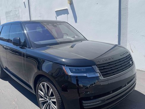Used 2023 Land Rover Range Rover SE AWD/4WD image 1