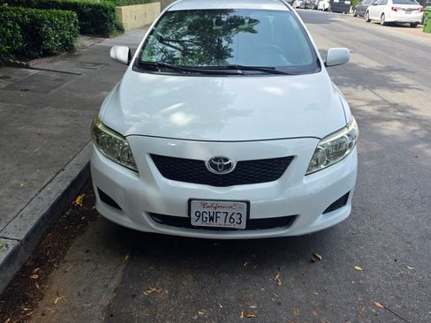 Used 2010 Toyota Corolla LE image 1