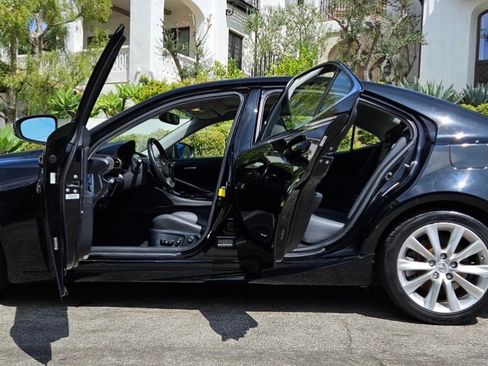 Used 2016 Lexus IS 200t image 8