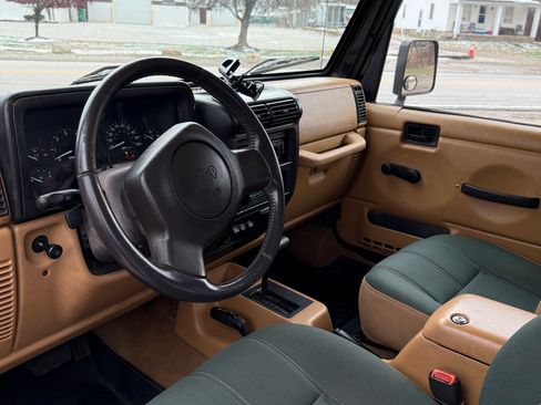 Used 1997 Jeep Wrangler Sahara image 12
