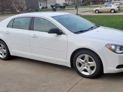 Used 2010 Chevrolet Malibu LS image 8