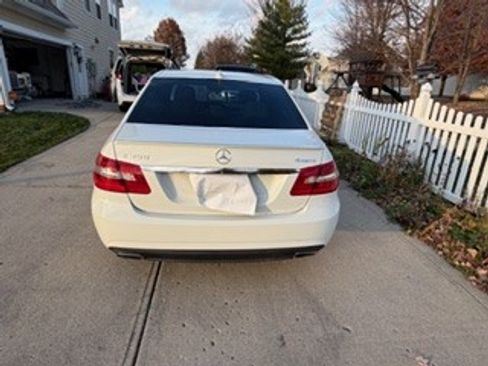 Used 2011 Mercedes-Benz E 350 4MATIC Sedan image 5