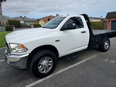 Used 2018 RAM 2500 Tradesman w/ Chrome Appearance Group AWD/4WD image 6
