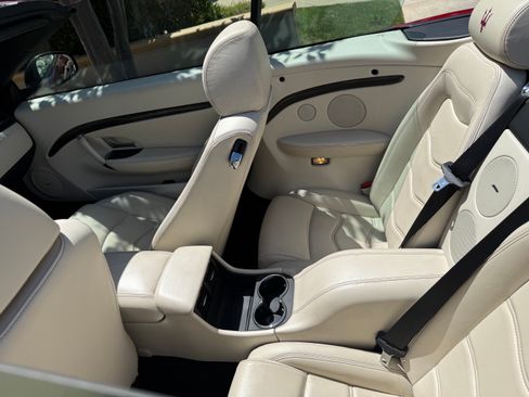 Used 2013 Maserati GranTurismo Sport RWD image 19