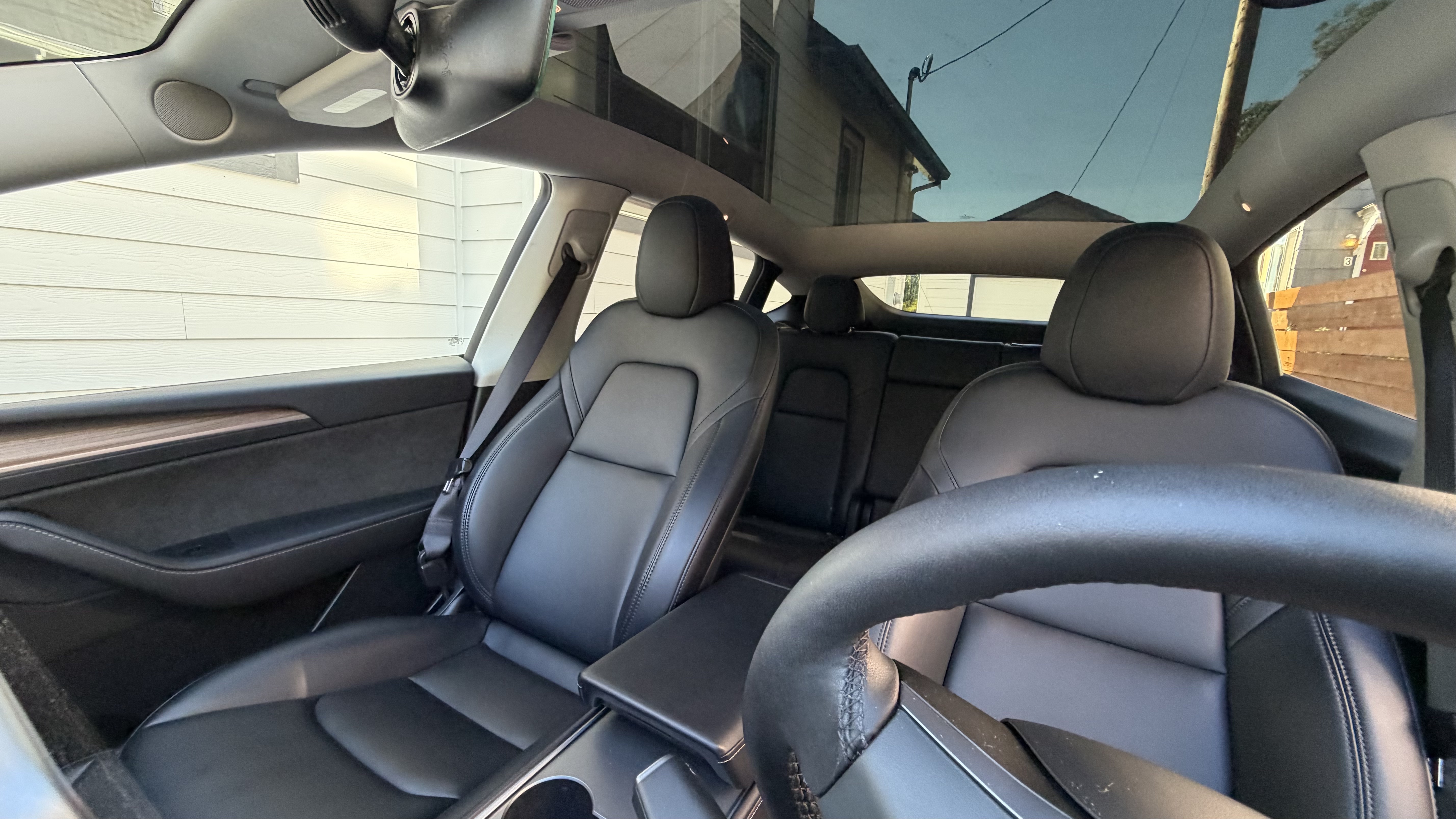 Used 2025 Tesla Model Y Long Range AWD/4WD image 19