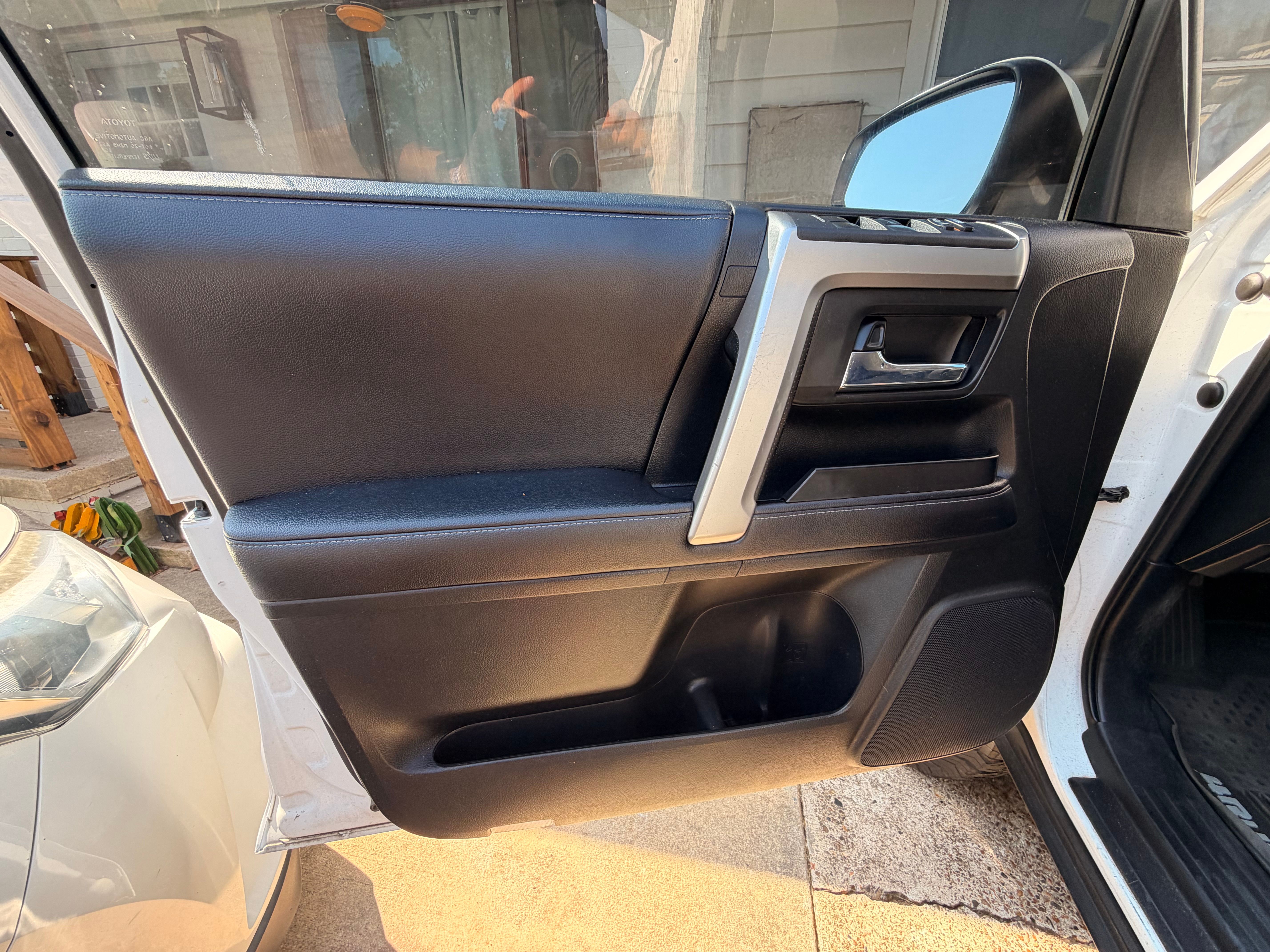 Used 2017 Toyota 4Runner SR5 Premium w/ Convenience Package AWD/4WD image 17