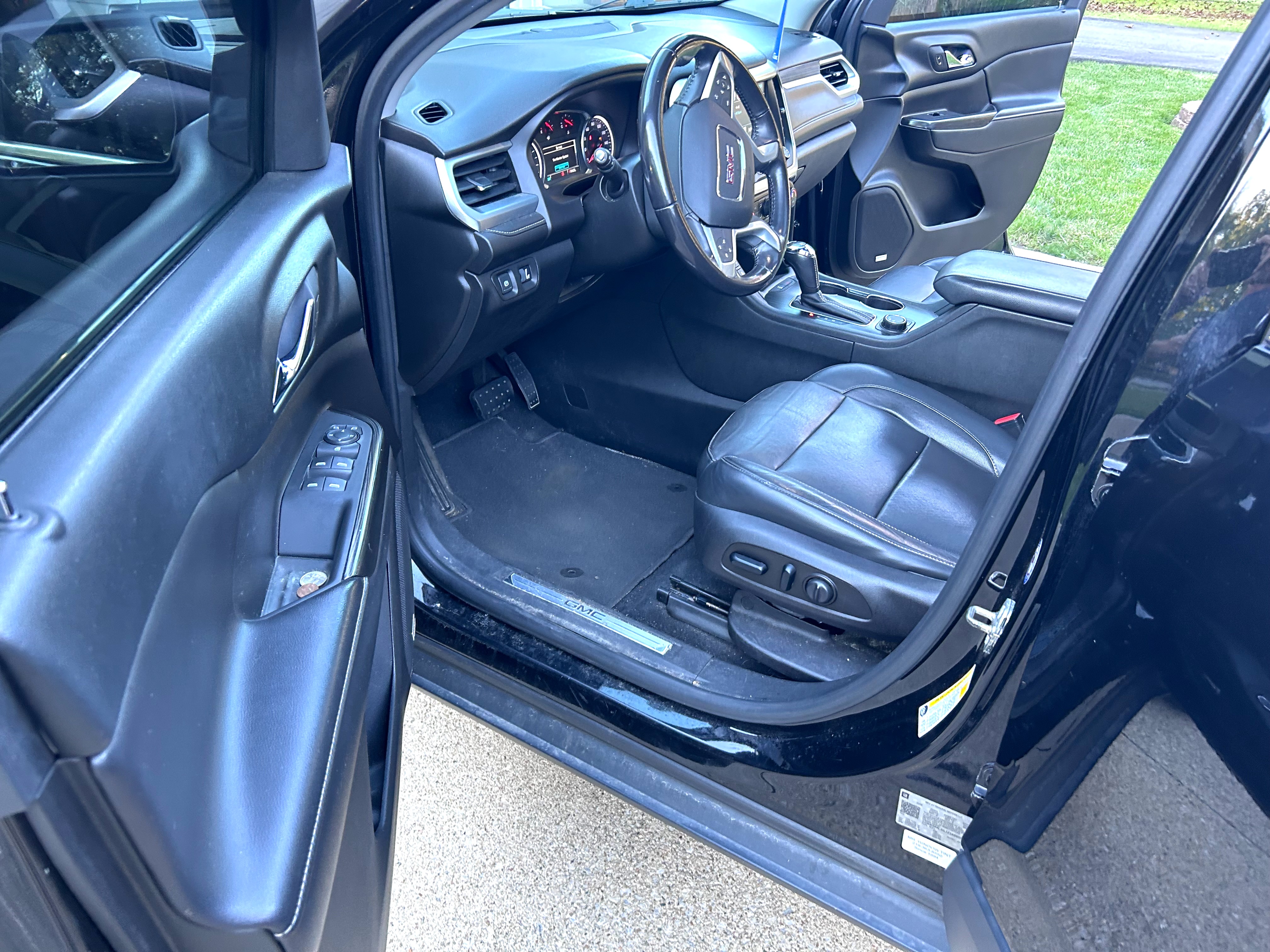 Used 2018 GMC Acadia SLT FWD image 15