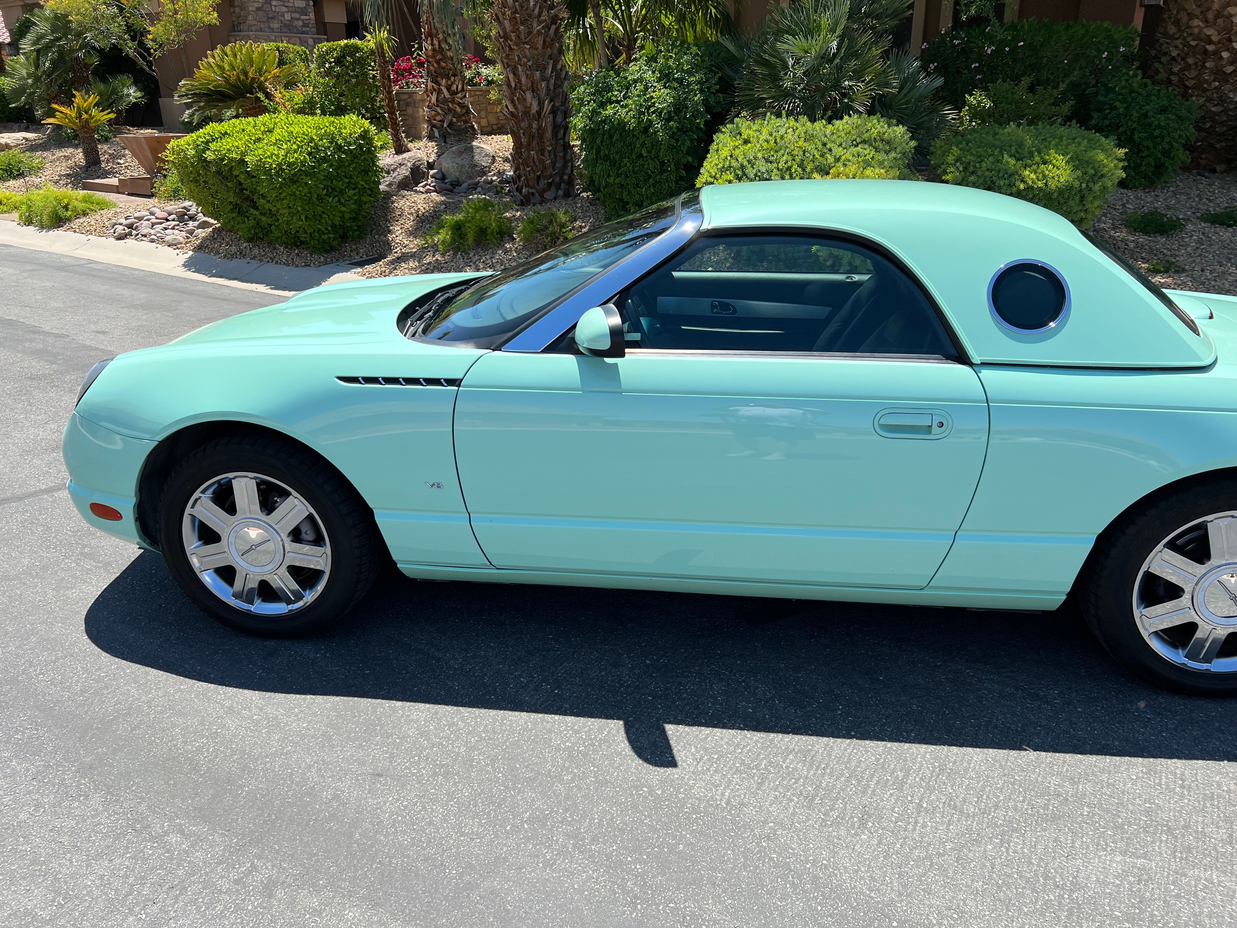 Used 2004 Ford Thunderbird RWD image 2