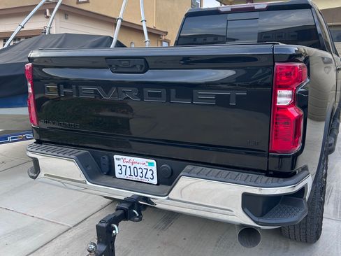 Used 2024 Chevrolet Silverado 2500 LT w/ Convenience Package AWD/4WD image 9