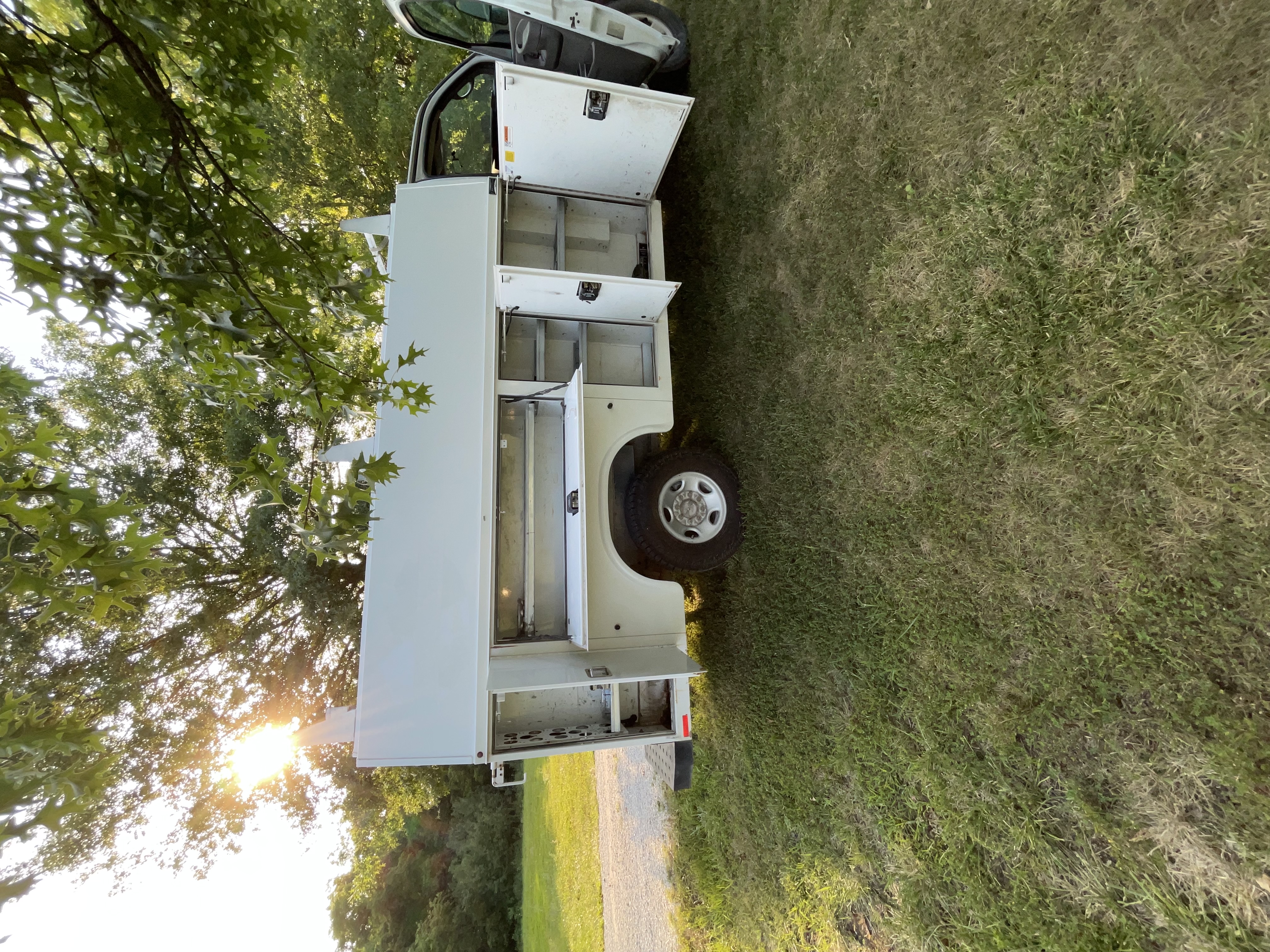 Used 2011 Chevrolet Express 3500 RWD image 4