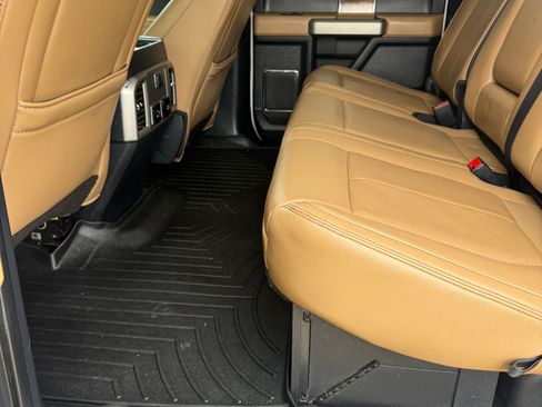 Used 2022 Ford F250 Lariat w/ Lariat Ultimate Package image 6