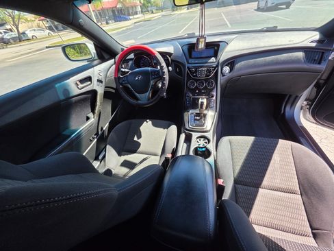 Used 2013 Hyundai Genesis 2.0T image 10