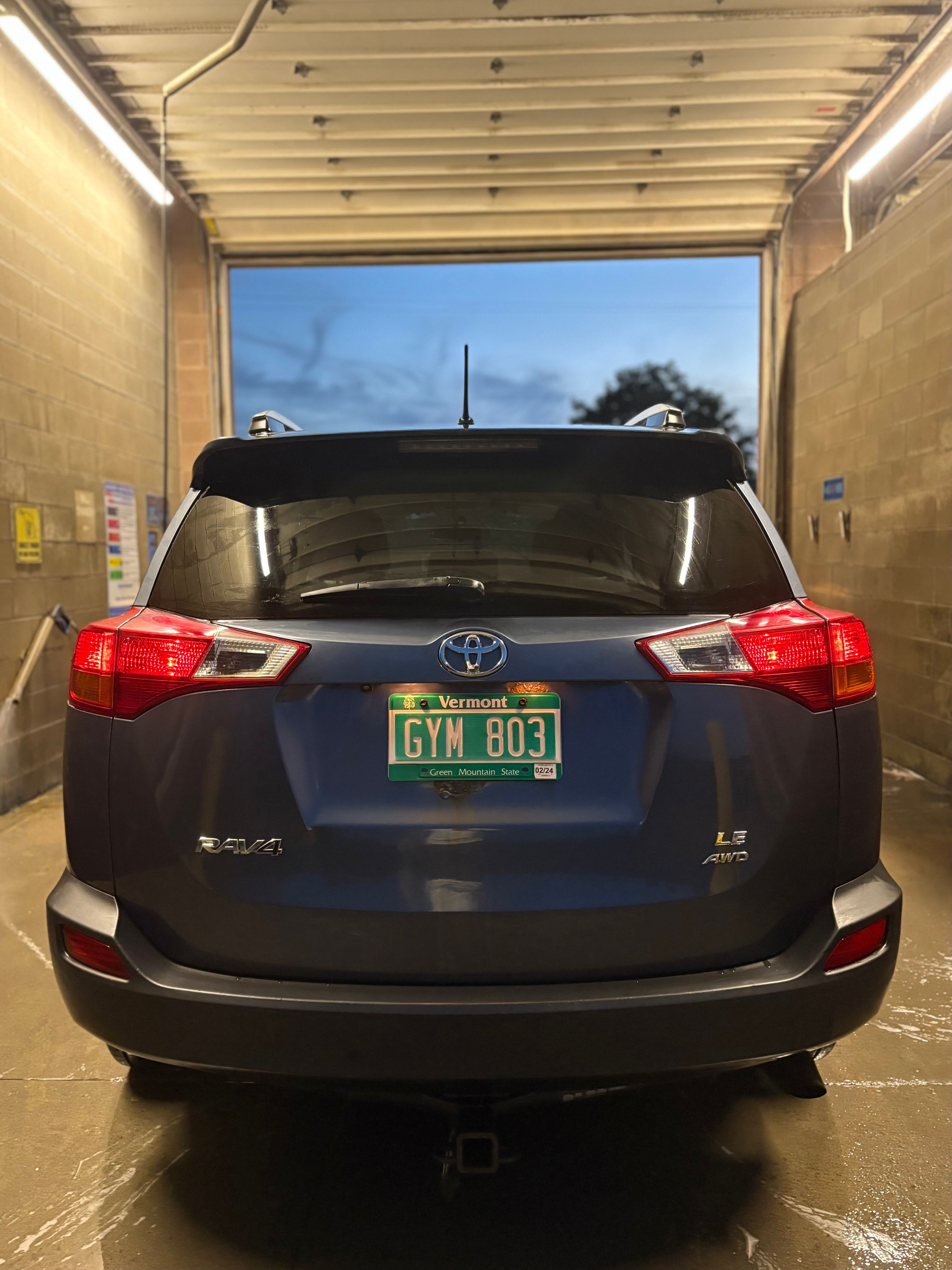 Used 2013 Toyota RAV4 LE AWD/4WD image 6