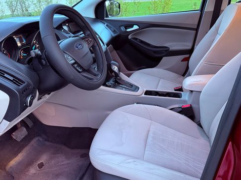 Used 2017 Ford Focus SE image 11