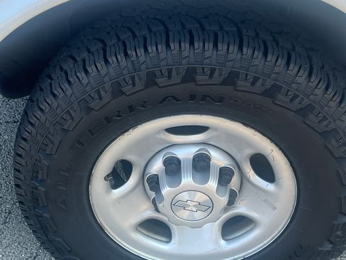 Used 2019 Chevrolet Express 2500 w/ Driver Convenience Package image 8