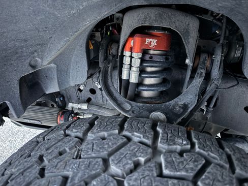 Used 2018 Ford F150 Raptor w/ Equipment Group 802A Luxury image 23