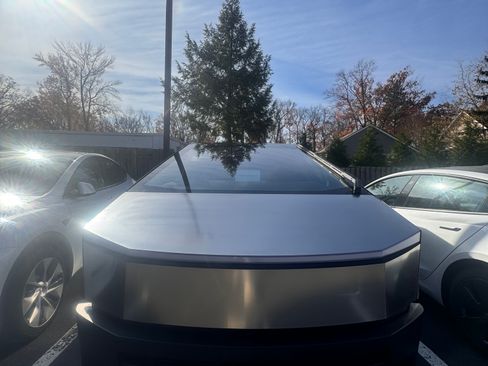 Used 2024 Tesla Cybertruck AWD Crew Cab image 2