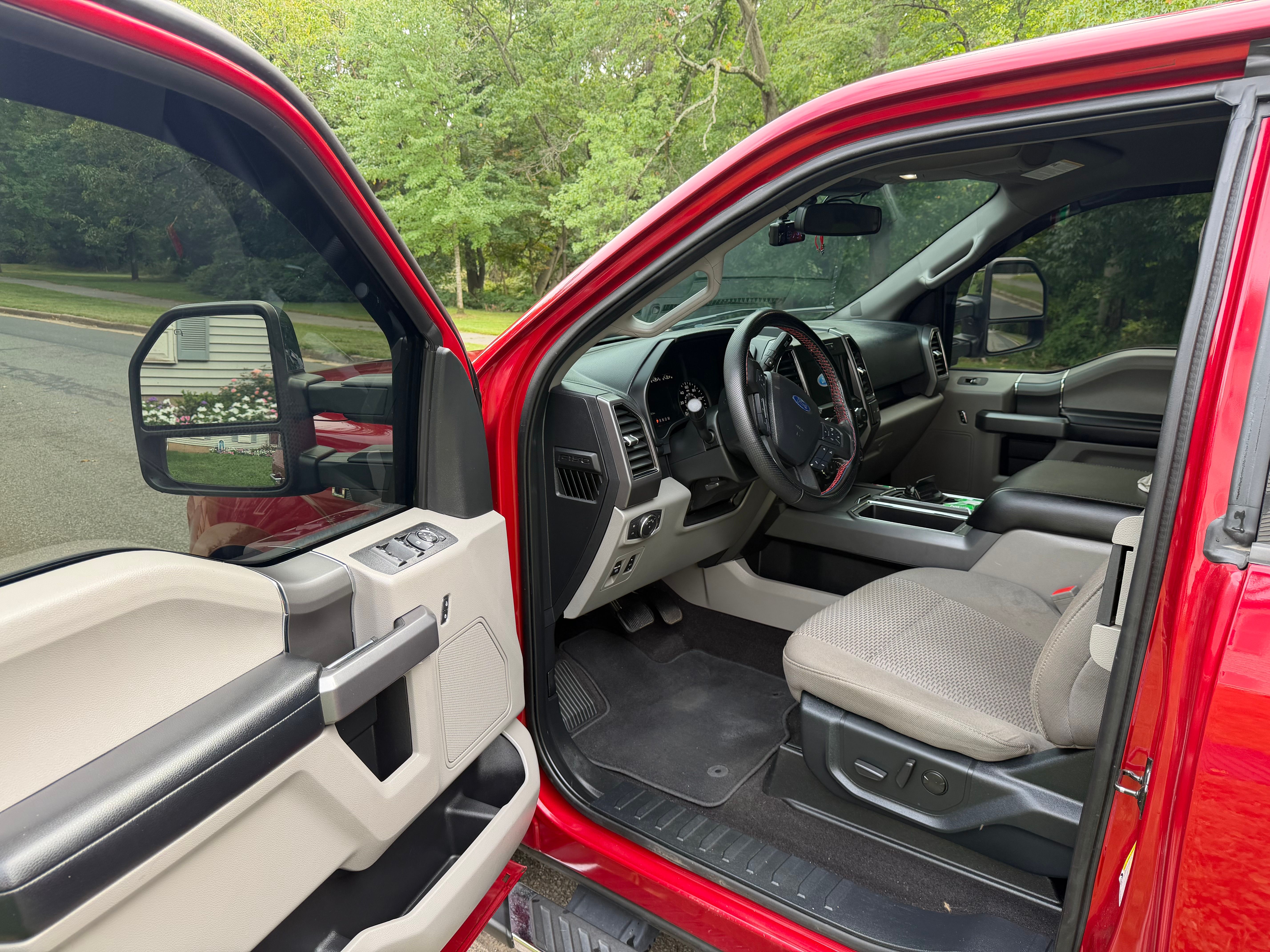 Used 2020 Ford F150 XLT w/ Equipment Group 302A Luxury AWD/4WD image 11
