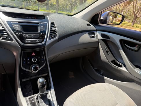 Used 2016 Hyundai Elantra SE image 10