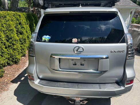 Used 2014 Lexus GX 460 Luxury w/ Driver Support Package AWD/4WD image 9