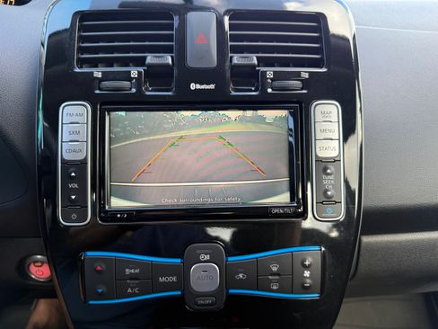 Used 2017 Nissan Leaf SV w/ Protection Package FWD image 13