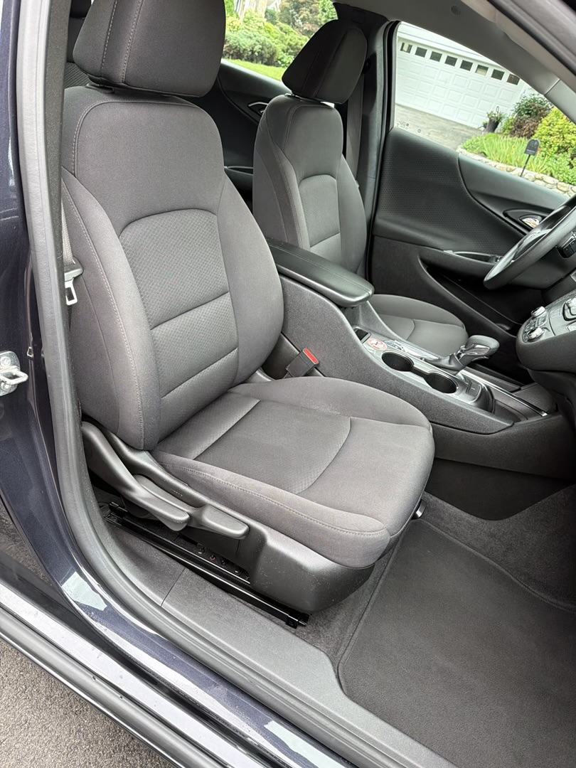 Used 2023 Chevrolet Malibu LT FWD image 14