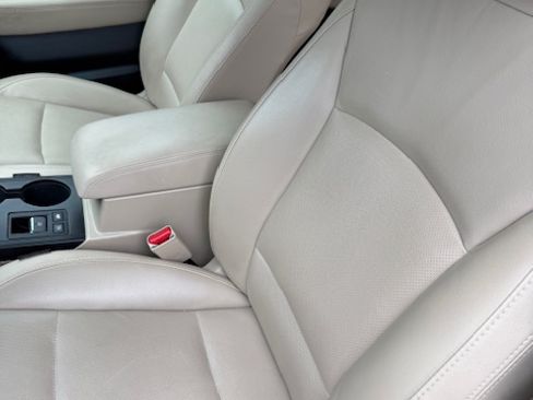 Used 2017 Subaru Outback 3.6R Limited image 10