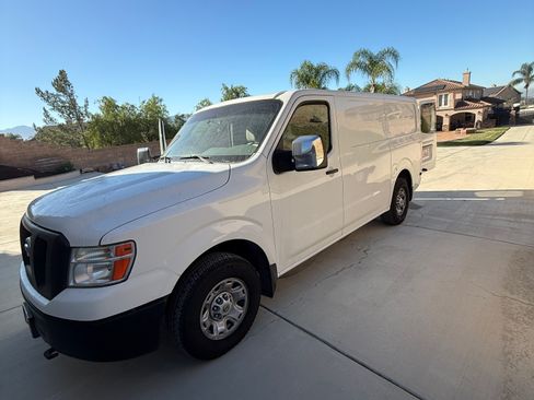 Used 2016 Nissan NV 3500 SV w/ Technology Package image 1
