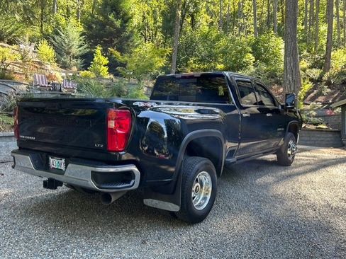 Used 2021 Chevrolet Silverado 3500 LTZ w/ LTZ Convenience Package image 4