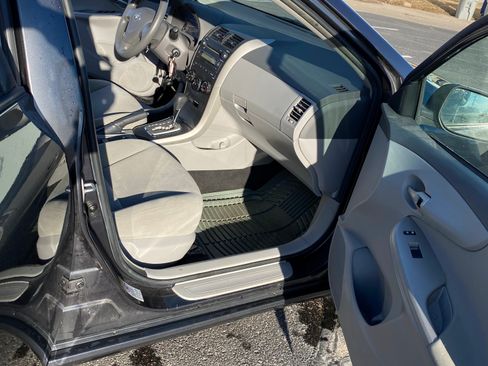 Used 2010 Toyota Corolla LE image 8