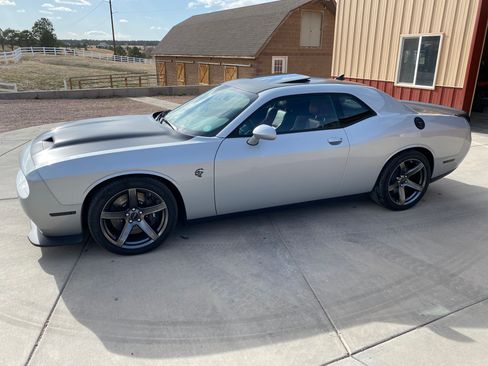 Used 2019 Dodge Challenger SRT Hellcat Redeye image 5