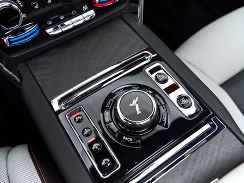 Used 2019 Rolls-Royce Cullinan image 20