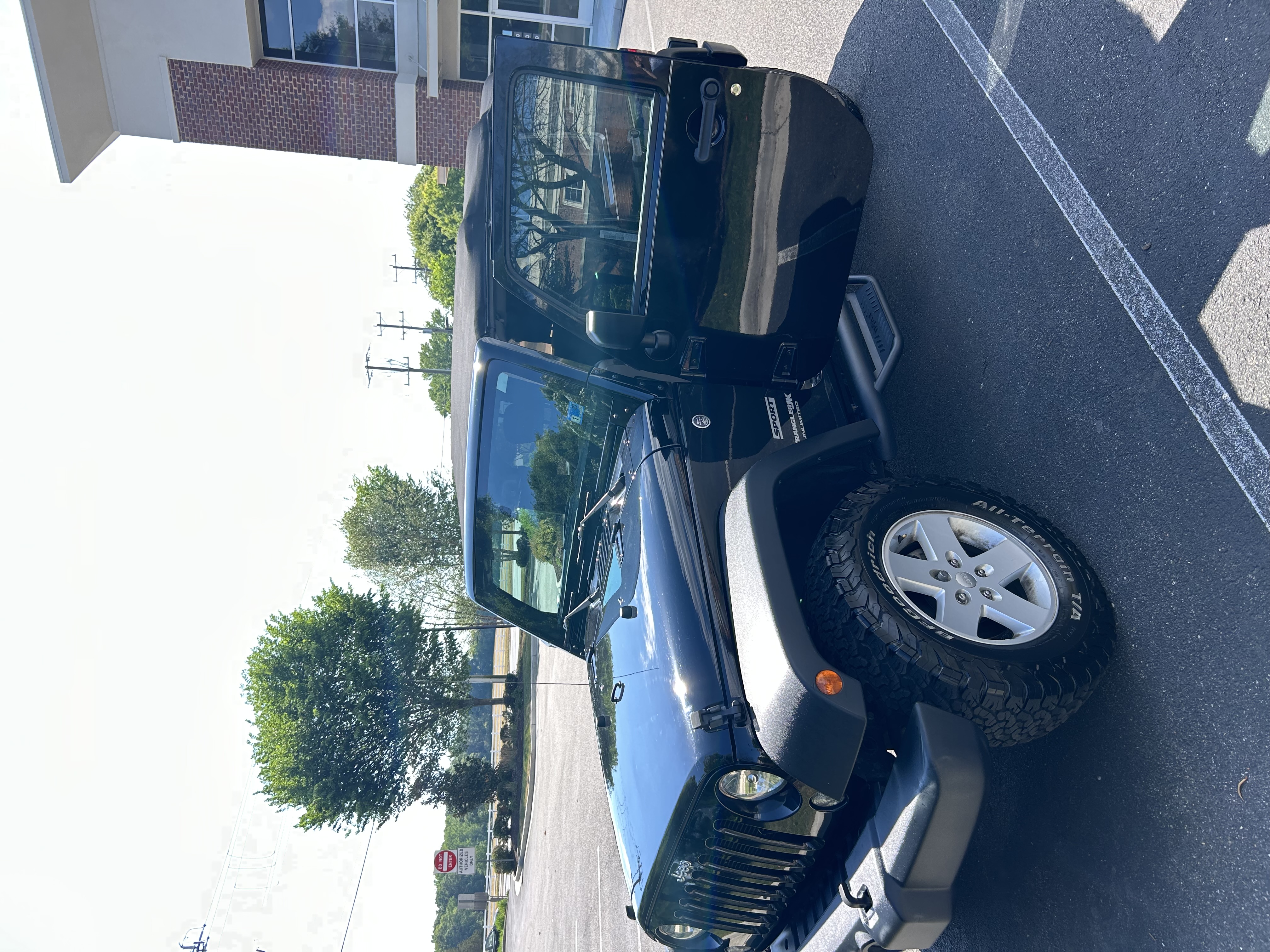Used 2018 Jeep Wrangler Unlimited Sport S AWD/4WD image 1