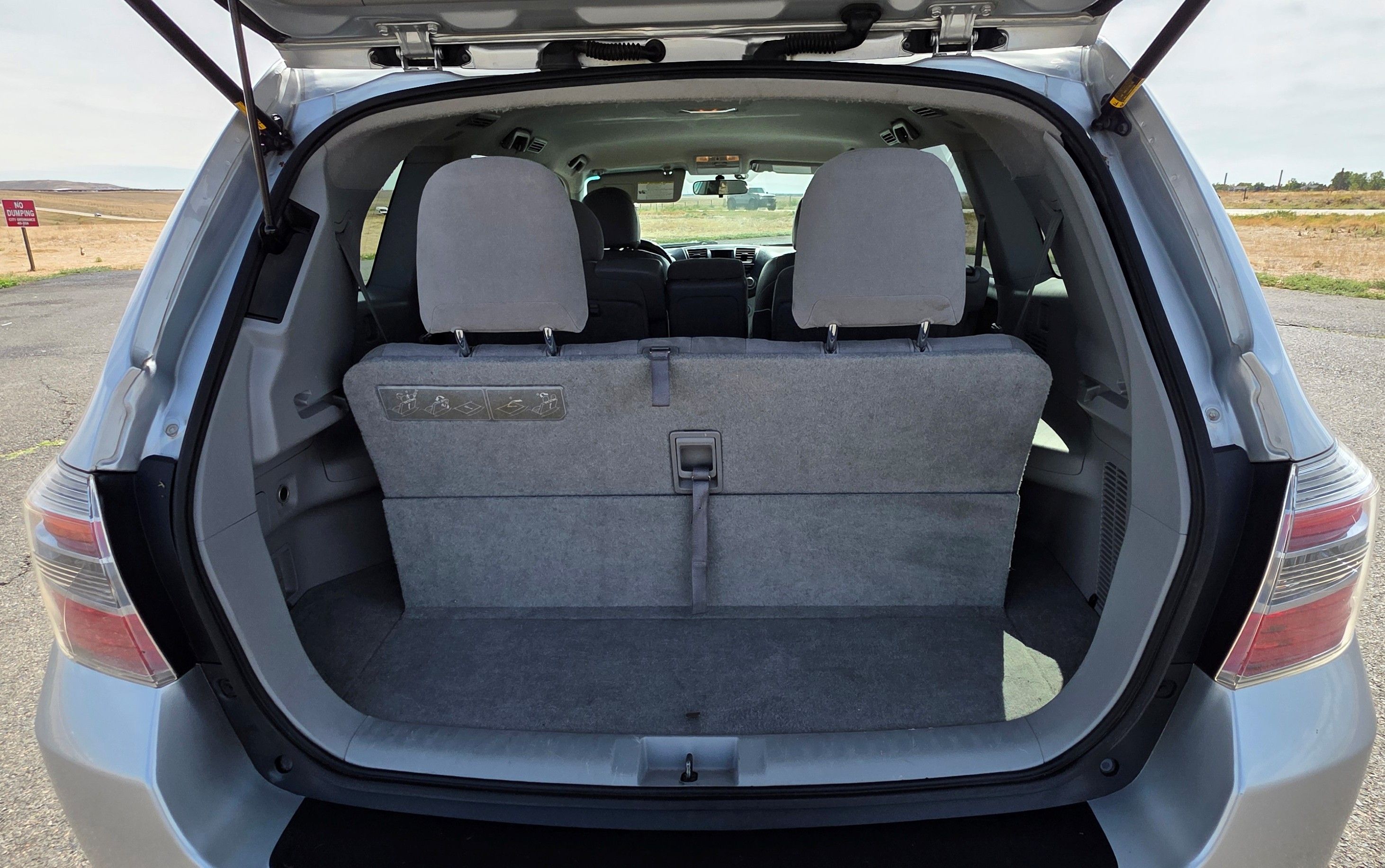Used 2010 Toyota Highlander 4WD Hybrid w/ Extra Value Pkg 2 image 5